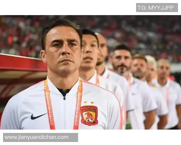 著名足球解说员的精彩瞬间与背后故事揭秘